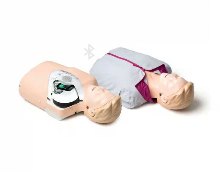 QCPR 比赛场景：学员实操配合大屏实时评分
